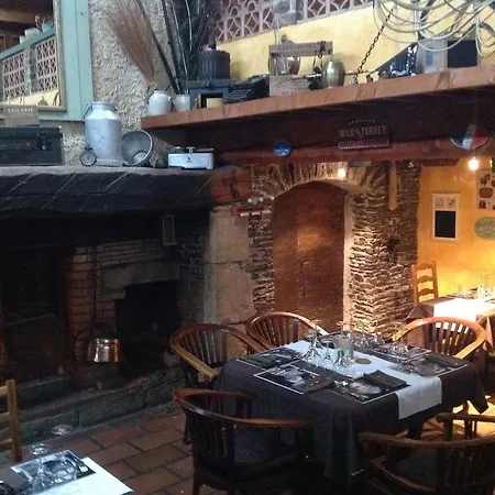 Domaine Du Mont Monnet - D'hotes & 4*