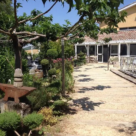Bed & Breakfast Domaine Du Mont Monnet - D'hotes & 4*